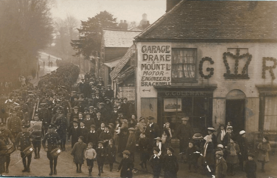 Men going to war WW1